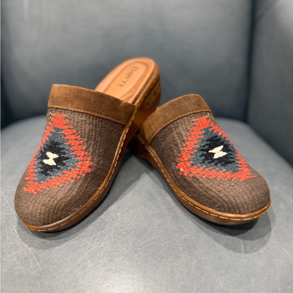 BORN Bandy Wool Leather Southwestern Aztec Clogs 8